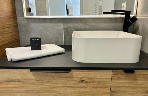 Cozy Apartment 4p Tram at doorstep - Foto 16