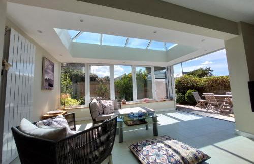 Spacious 3 bed holiday home, New Forest, Milford-on-Sea, close to beach - Photo 7