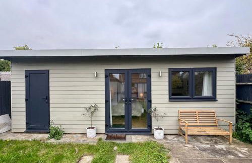 Cosy cabin nestled in the Surrey Hills - Foto 9