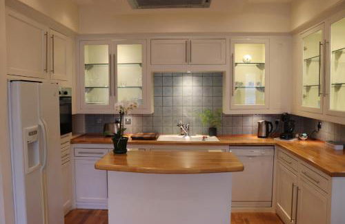 Neat, bright, and convenient. - Foto 8