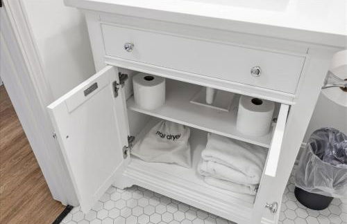 Mass Ave Retreat with Big Patio and Free Parking - Foto 35