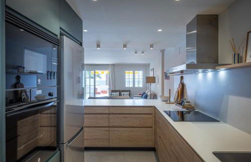 AT148 Frente la playa, jardín privado, vistas mar - Foto 11