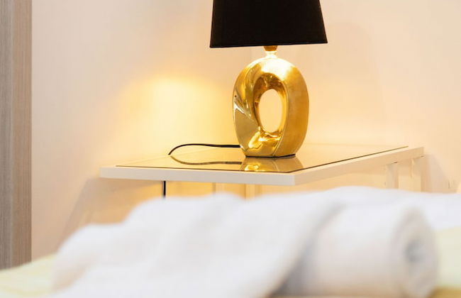 Beautiful Studio Near City Center - Photo 2