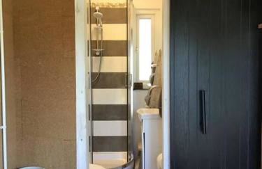 Small self contained room - Foto 8