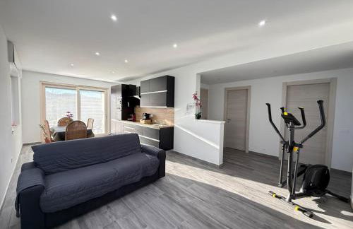 Monty's House - Photo 4