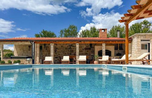 Villa Maria with Outdoor Pool - Foto 32