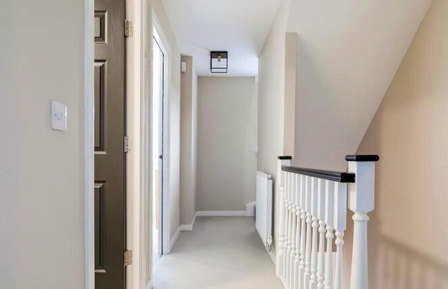 Charming 3 Bed Home in Stepps, Glasgow - Garden & Patio - Foto 49