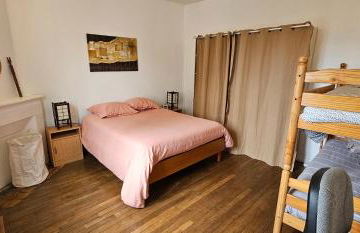 Appartement F2 Orléans 42m2, parking, 4 couchages et lit bébé - Foto 3