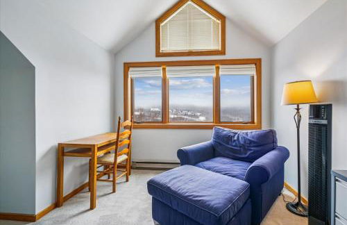 Highridge B14 Enjoy the view ski back trail shuttle service sports center - Photo 37