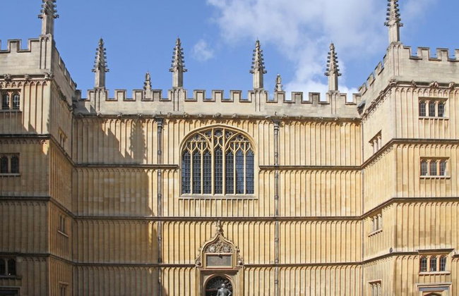 Top Sights of Oxford - Guided Walking Tour with Optional Divinity School Ticket - Photo 6