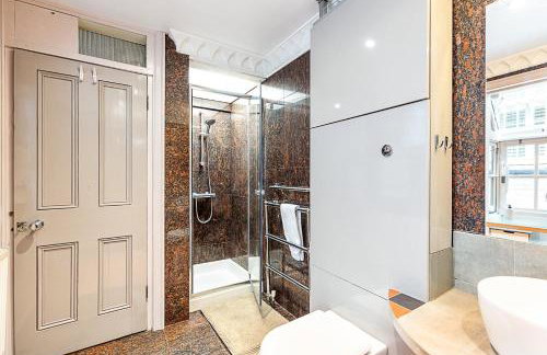 Elegant Highgate Garden Retreat - Photo 24