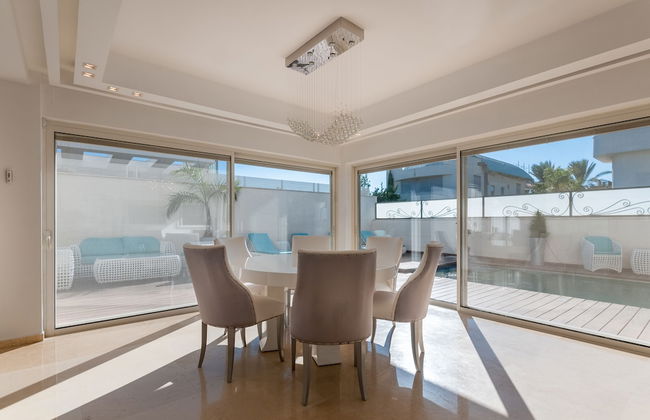 Luxurious Villa with great location - Foto 27