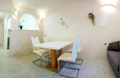 Split Symphony Garden: Modern, new Apartment (4+1), 5 min walk to ˝Firule˝ SAND BEACH, 12 min walk to CITY CENTER - Foto 6