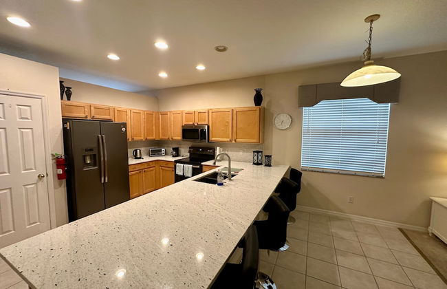 Grand Fabulous 4BR Pool Home Near Disney - Photo 6