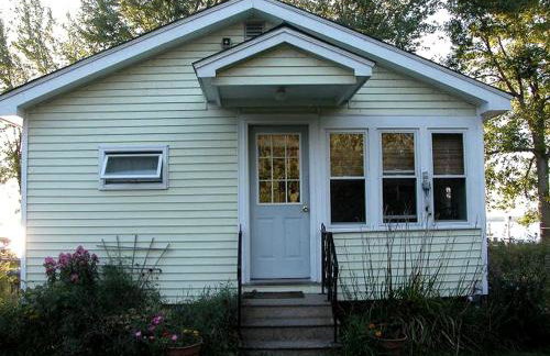 Cozy Cottage Rental with Views of Historic Lake Champlain in West Swanton, Vermont - Foto 1