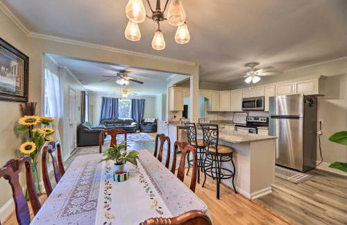 Convenient Jacksonville Home with Yard and Patio! - Foto 3