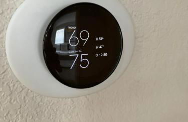 Family Fun! Sleeps 8, King Bed, 2 Queens, and Sofa Bed, Games - in Rogers - Foto 11