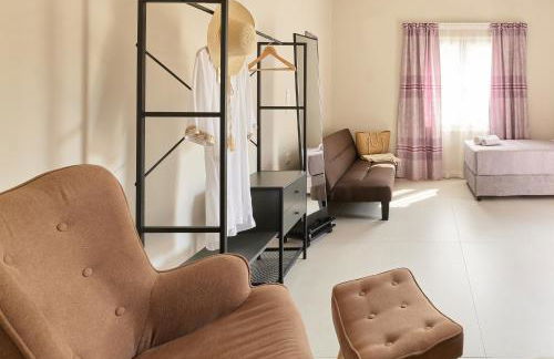 2 bedroom Villa with heated swimming pool-Spa whirlpool-BBQ! - Photo 30