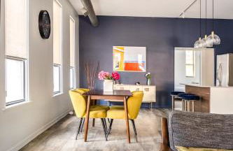Beautifully Remodeled Second Floor Flat in River North with Private Rooftop - 2S - Foto 20
