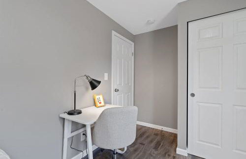 Chic Kirkland Home Overlooking Windsor Vista Park - Photo 23