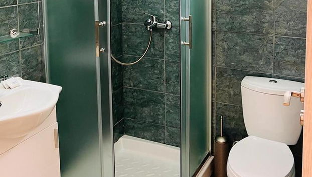 Impeccable Newly Renovated Studio in Larnaca - Foto 4, Baño