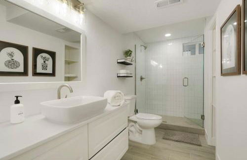 5-Bedrooms! Stylish and Modern Home, Pets Welcome! - Foto 25