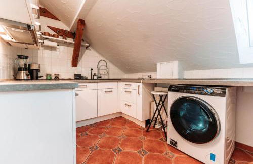 Spacious Penthouse with AC and Free Parking Steps Away From the Central Station - Foto 44