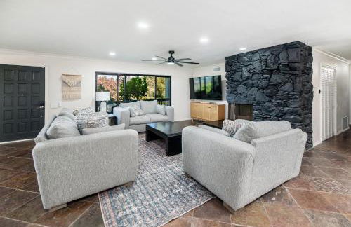 5BR Oasis with Pool, Arcade, Sauna - Photo 38