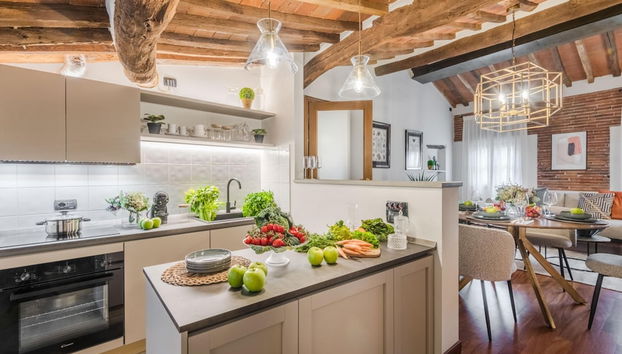 Dorina Penthouse 2 bedrooms 2 bathrooms in Lucca - Foto 3, Habitación