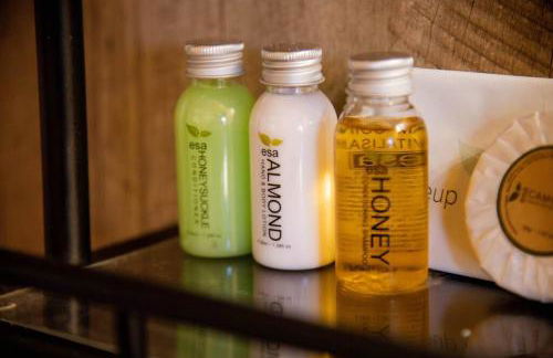 Rustic Chic Alabama Cabin w Loft Fire Pit Pet Friendly Fenced Yard Lake Guntersville - Coco Chateau - Foto 30