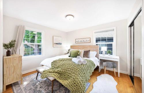 Modern 2BR Retreat w Maple Leaf UW&Park - Foto 3