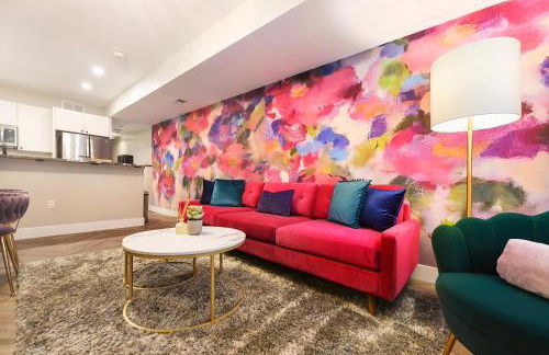 HostWise Stays - 2 King Beds, Free Street Parking, North Side Gem - Foto 1