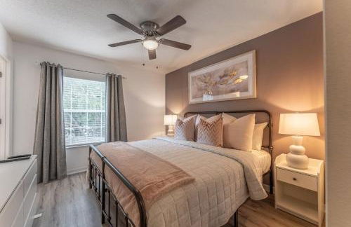 Stay Close to Disney in Your 3-Bedroom Haven - Foto 16