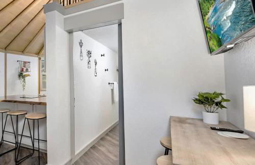 Magnolia Family Yurt Cabin - Hot Tub Loft Full Kitchen & Bath - Foto 7