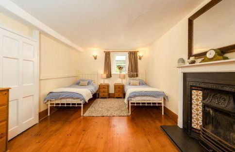 Plas Newydd with Swimming Pool, Fire Pit, and Log Fires - Photo 25