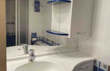 Studio refait à neuf avec balcon - Famille - Parking couvert - Foto 17