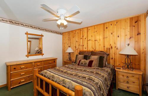 Teakwood Cozy Wood Cabin with Fireplace - Photo 43