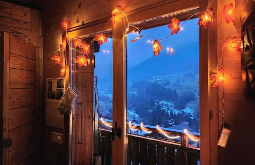 Very comfortable, fully equiped two bed appartement in private chalet entire floor Near La Clusaz, Grand Bornand, Annecy and lake and private terrace Bbq - Foto 19