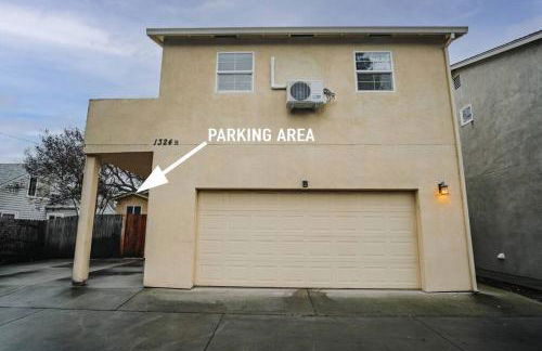Gorgeous Upstairs Studio with Patio and Laundry - Foto 8