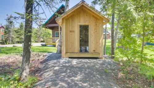 8 Mi to Saddleback Ski Area Cabin with Fire Pit - Foto 3