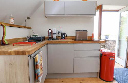 Coach House - Photo 14