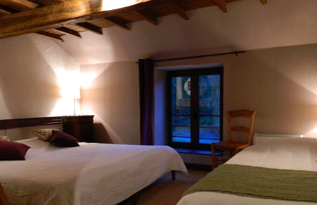 Regional House With Exposed Timber Frame Elements Full of Authenticity and Charm in a Green Area - Photo 3