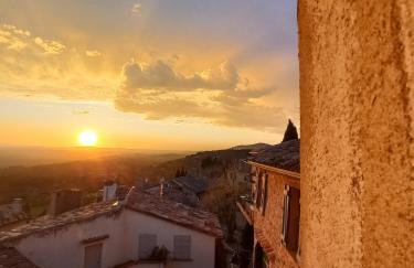 Unique historical home, middle of the village, bath & patio - Foto 40