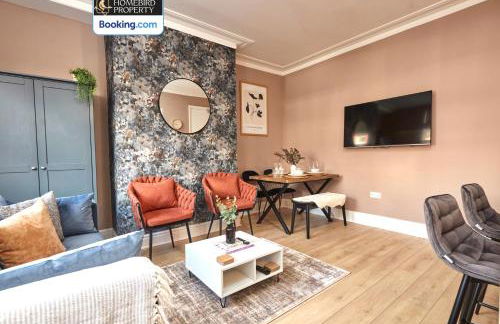 Beautiful 3BDR House By Homebird Property Management Short Lets & Serviced Accommodation Leeds With Free Parking & Free WiFi - Foto 10