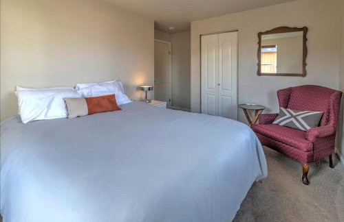 Anchor Town Lodge - Photo 9