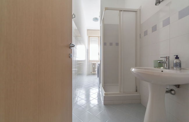 Milan Style Apartment - Photo 35