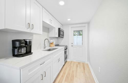 Siesta Key, Heated Pool, Dock on Lagoon, Turtle Beach 1 mile and Crescent Beach 2 miles, 1bdr - Foto 8