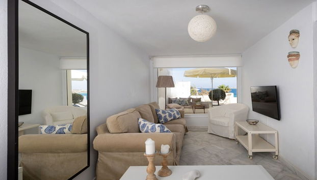 B4 Cycladic Home for 6 by the Beach - Foto 3, Habitación