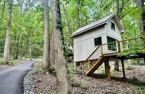 Lofted Romantic Tree House Immersed in Nature in Alabama - Foto 7