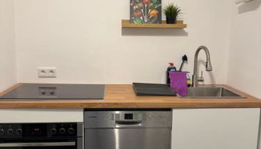 Hirschhausen - Wohnen im Grünen nahe Düsseldorf - Foto 5, stove, minibar